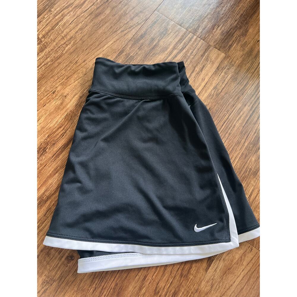 Nike Black Athletic Skort White Contrast Trim Activewear Tennis Golf - Picture 2 of 4